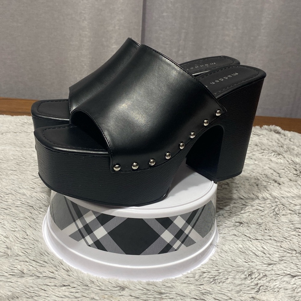 Madden Girl Black Pari Platform Clogs